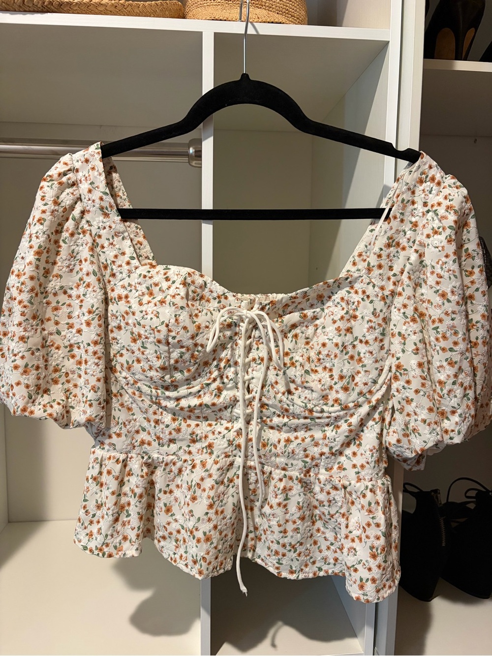 ASTR THE LABEL
Floral Puff Sleeve Lace-Up Corset Crop Top - Picture 2 of 3